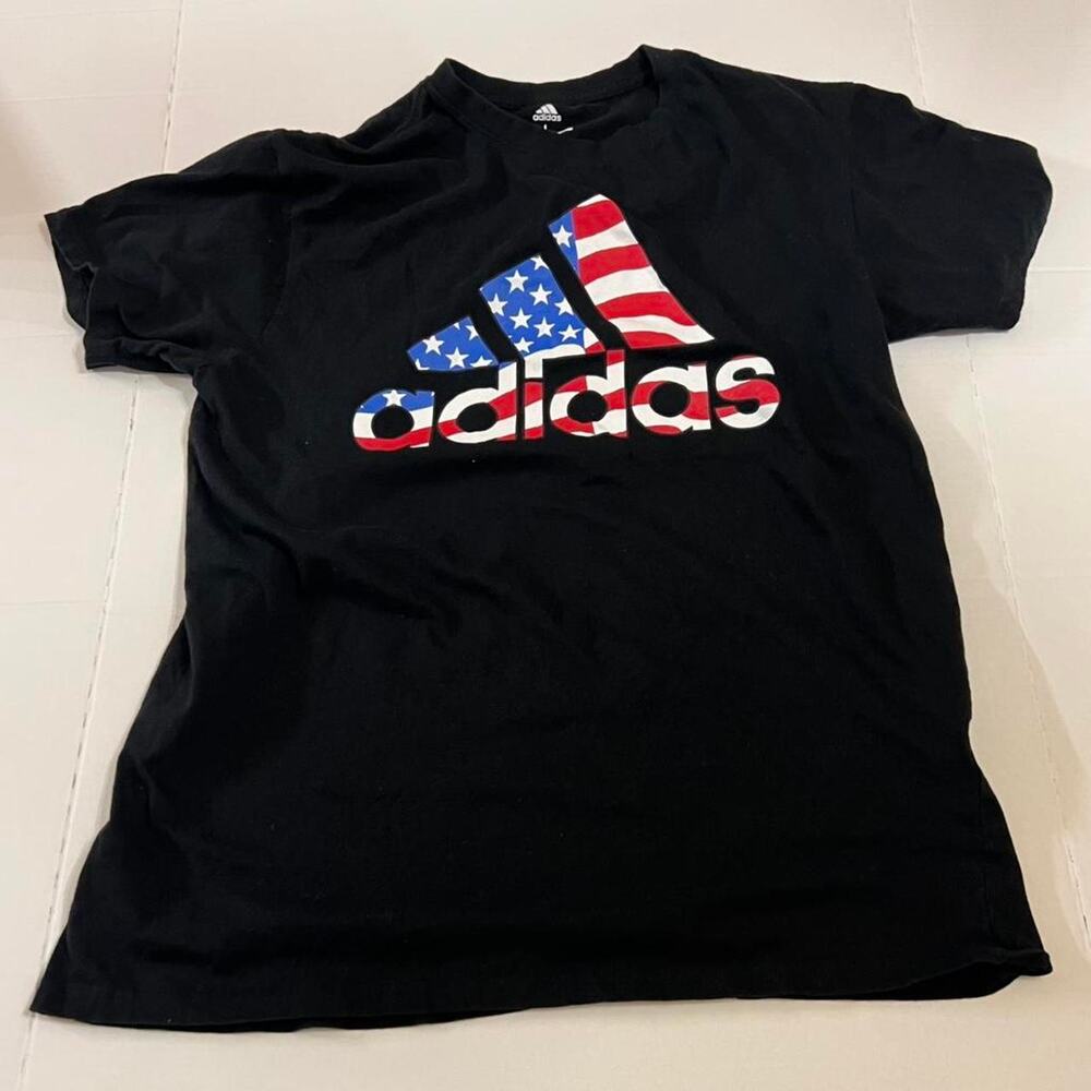 Adidas black eye-catching USA flag logo t-shirt